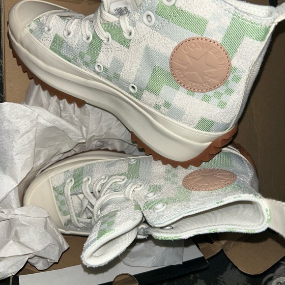 Women’s converse BRAND NEW - Picture 4 of 4